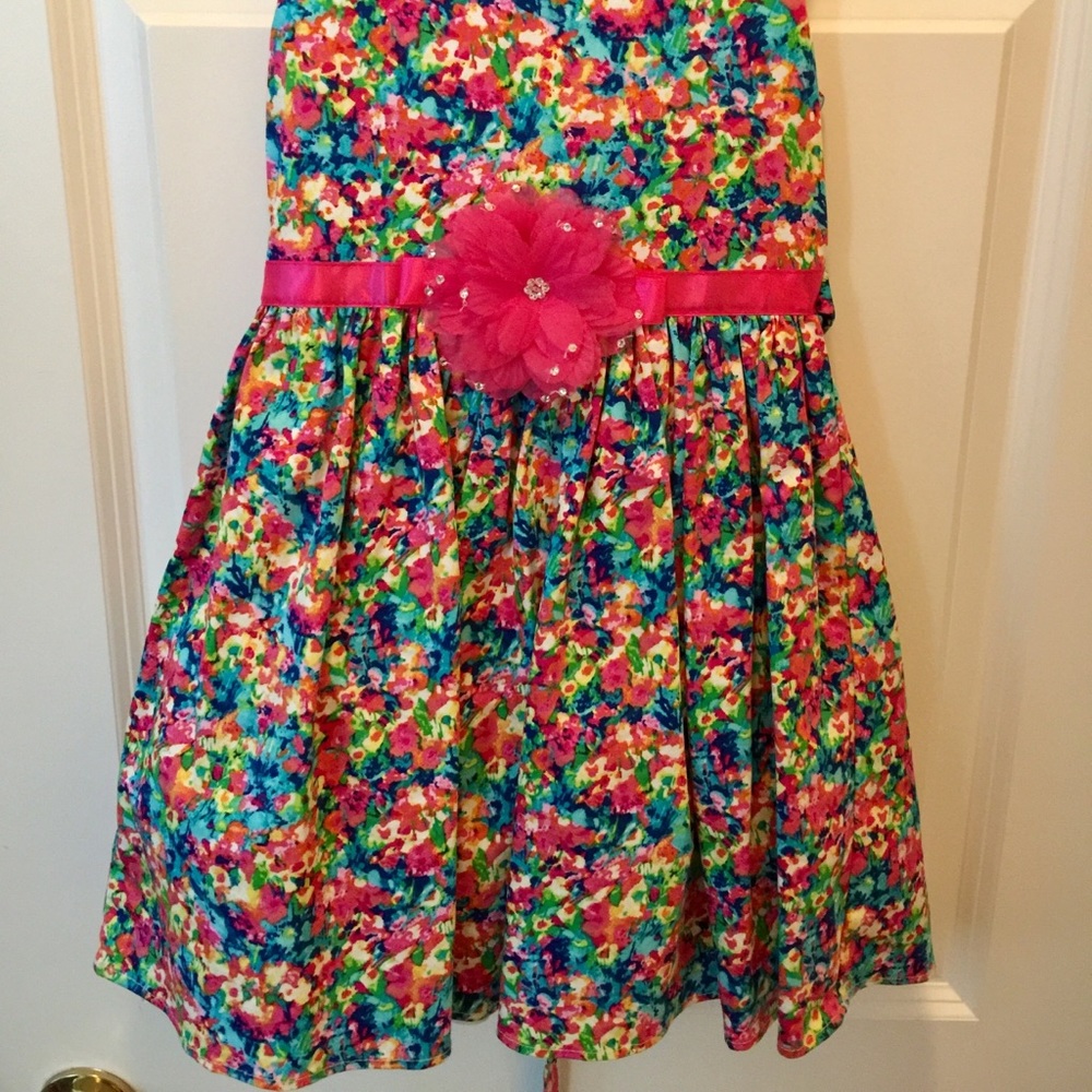 Fun dress for Spring - Picture 2 of 4